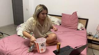 Chilling While Farting Season 2 episodee 1