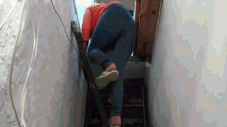 Stuck in the Basement with a Stranger MP4 (1280x720) FHD