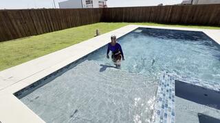 Ultra Girl Must Save The World