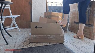 Mila in Dr Scholl - Many boxes