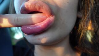 I hiccup and play with my mouth with my tongue and teeth in the car in 4k