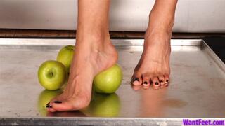 Trinity Apple Squeeze - Food Crush - HD MP4