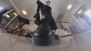 VR360 MOMO's smelly shoes humiliated and crushed the dwarves