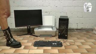 Completely PC under two booted Girls