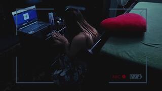 Voyeur Cam: Manicure Clip 3 of 4 | June 5th