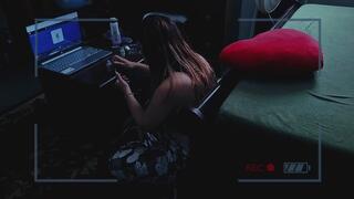 Voyeur Cam: Manicure Clip 4 of 4 | June 5th