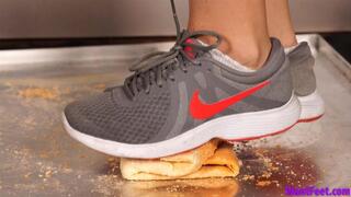 Sneaker Bread Crushing - Food Crush - HD MP4