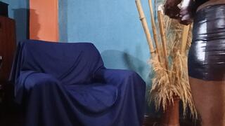 Scratching of the feet when drinking tea and putting cream on the feet (3)