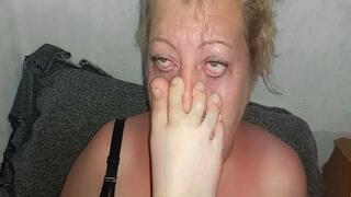 Stepmom under my stinky feet WMV