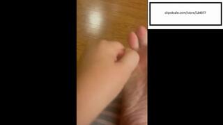 Dancer Noelle Itches between those pinkie toes