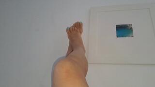 SEXY HIGHLY ARCHED FEET