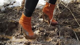High heels boots in mud, high heels boots walking in puddles, muddy high heels boots, wrecked boots