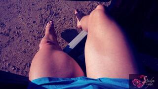 Sandra Jayde 13-03-23 Legshow with oil on my barelegs and feet at the sun (1080p)