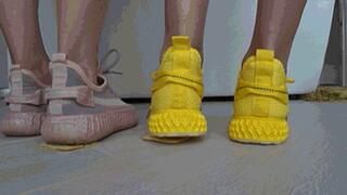 outside clip crushing biscuits chips d