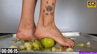 Big Feet Apple Crush - 4K MP4