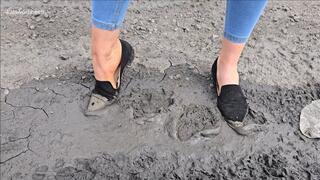 Zara Loafers Muddy Mayhem – Pointy Toe Flats Ruined Walking Through Deep Wet Mud