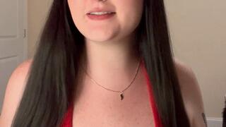 Influencer trying chicken nugget tinies!