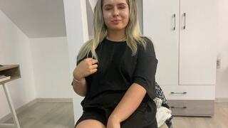 Your gassy date makes you to kiss her stinky asss