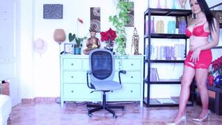 She Shows Everything Including Her Open Ass