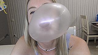 Big bubble gum! MP4