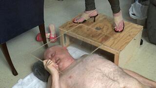 Face Trampling Under Plexiglas - FULL HD 1080p