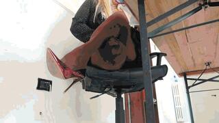 Lady Boss Amputee WMV (1920x1080) FHD