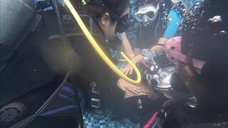FOUR GIRL CHALLENGE - UNDERWATER CATFIGHT VIDEO