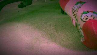 GIANTESS FOOT GODDESS Foot Ignore: Christmas Came Early, And So Will You!!