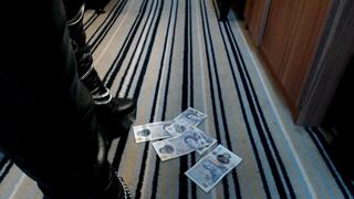 Cash at My boots (MOV)