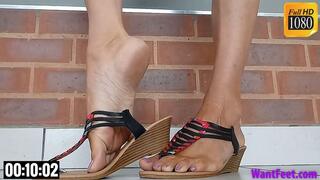 Sandals Standing Shoeplay - HD MP4