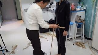 The queen bound and disciplined slave girls (Chinese model )