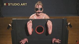 Vanda - Bastinado and Tickling in Heavy Stocks (UHD 4K MP4)