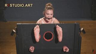 Vanda - Bastinado and Tickling in Heavy Stocks (FULL HD MP4)