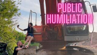 Eastern Goddess’s Forest Throne: Public Foot Worship