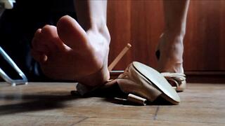 Hard shoeplay, high heels stomping, heels bending, stomp high heels, high heels crush