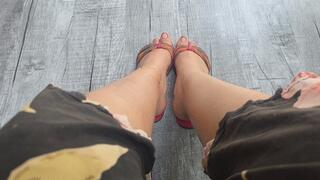 Princess Nicolle dangling on flat sandals