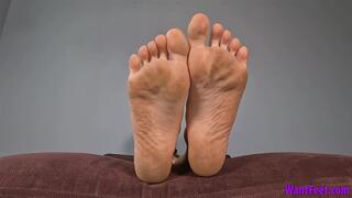 Wrinkled Dirty Soles - Filthy Feet - HD MP4