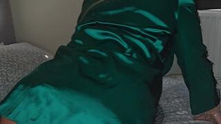 Maisie Lewis fucks herself with powerful vibrating toy