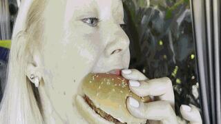 Bonnie is very hungry WMV