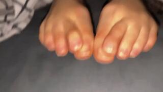 POINTED TOES - FULL HD