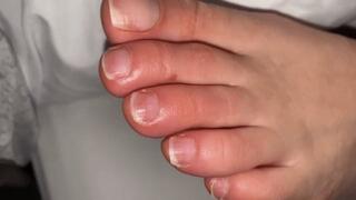 JERK OFF OVER NATURAL LONG TOES - FULL HD