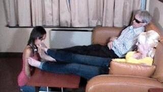 4 feet for Karina (wmv)