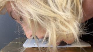 rent a tiny exclusive club GIANTESS