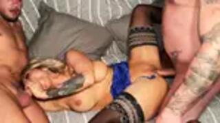 Lisa finds harmony in a sensual and animal session...