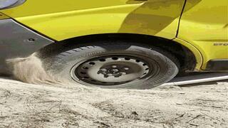 Damn! My car is stuck WMV