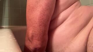 Weight Gain Progress! 275Lbs squeezing in to Bathing Giant Chub