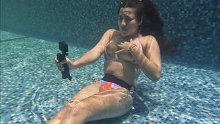 CHRISTINA SELFIE UNDERWATER PERIL