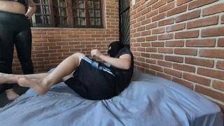 Sadistic Blonde Goddess Isabelita in Leggings Crushing Slave Alan’s Face – Part 1