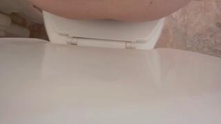 A 7 video compilation of toilet farts, plops and the runs all from backside view