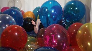 Mia - Bursting heaps of tight loons!